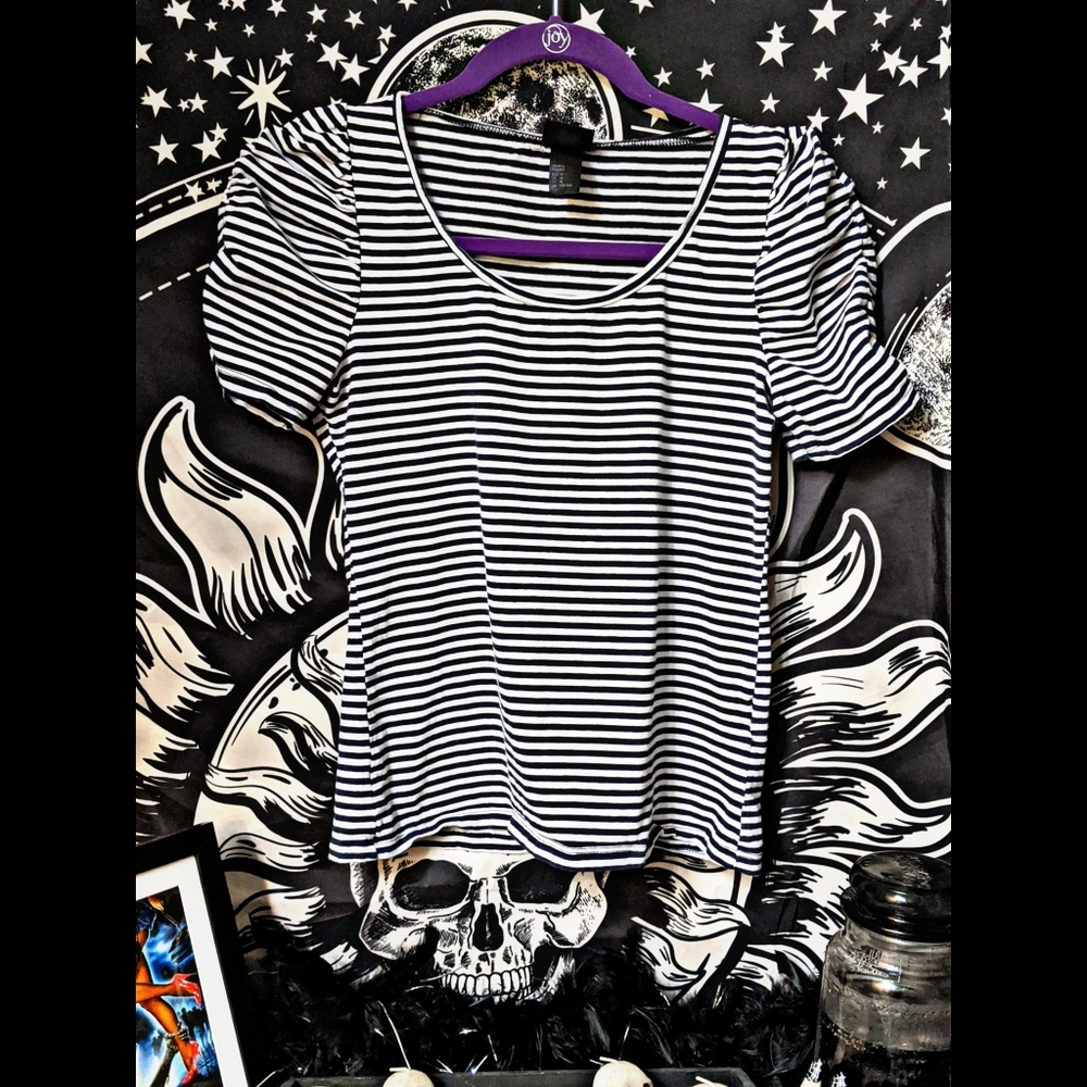 H&M Short Puff Sleeve Top Size M UEC